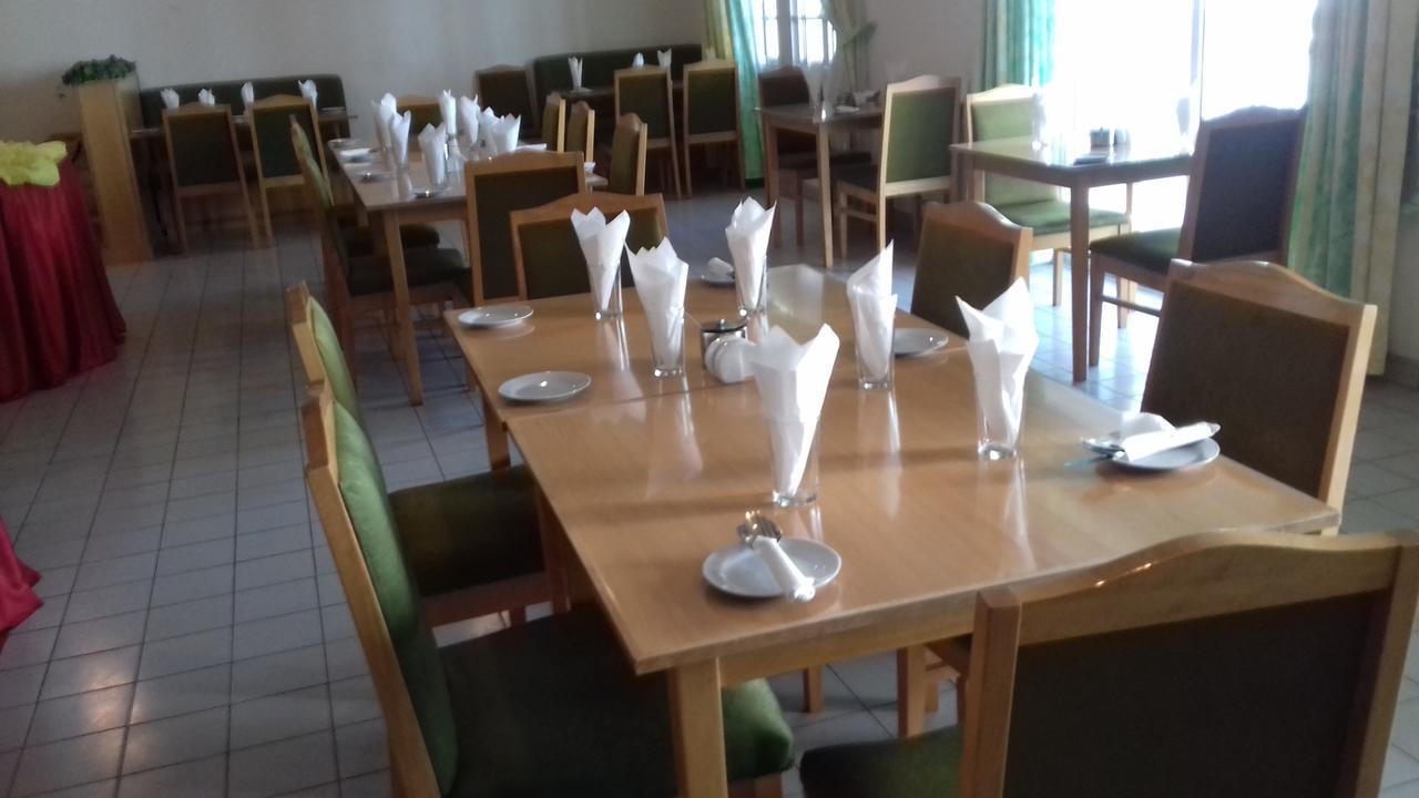 Ibri Oasis Hotel Ibra Bagian luar foto