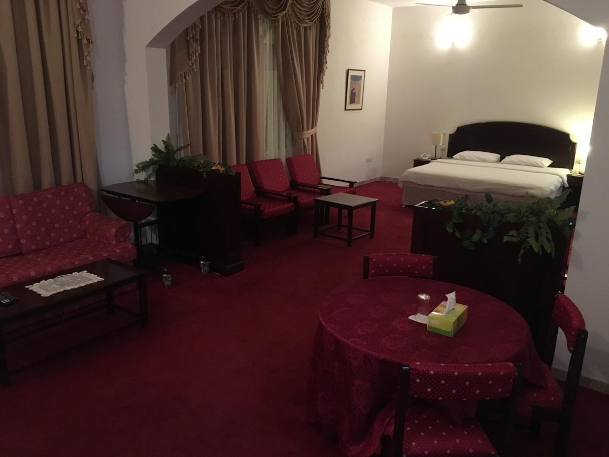 Ibri Oasis Hotel Ibra Bagian luar foto