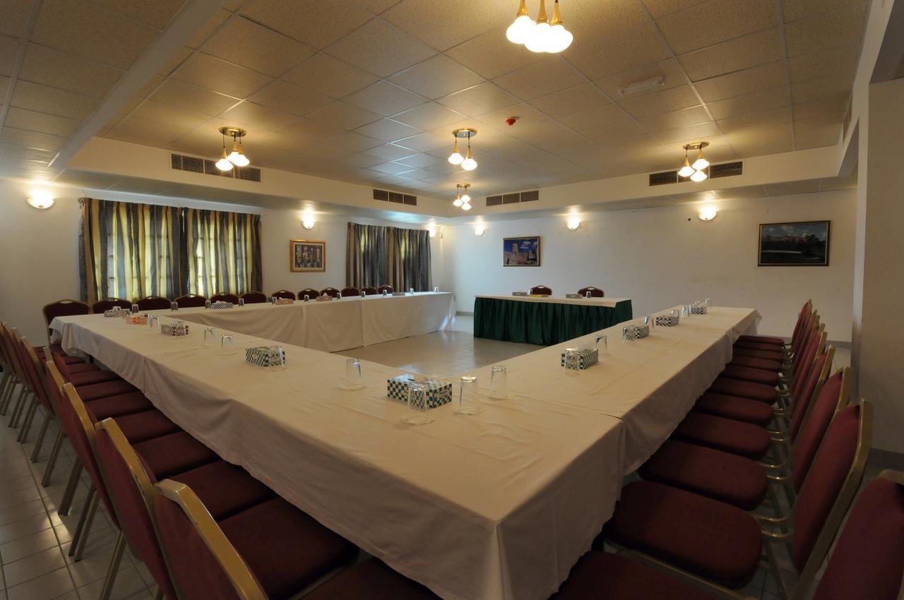 Ibri Oasis Hotel Ibra Bagian luar foto